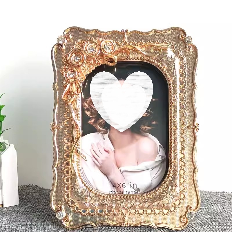 Luxury Lifestyle Photos - European Style Fashion Gold Photo Frame,