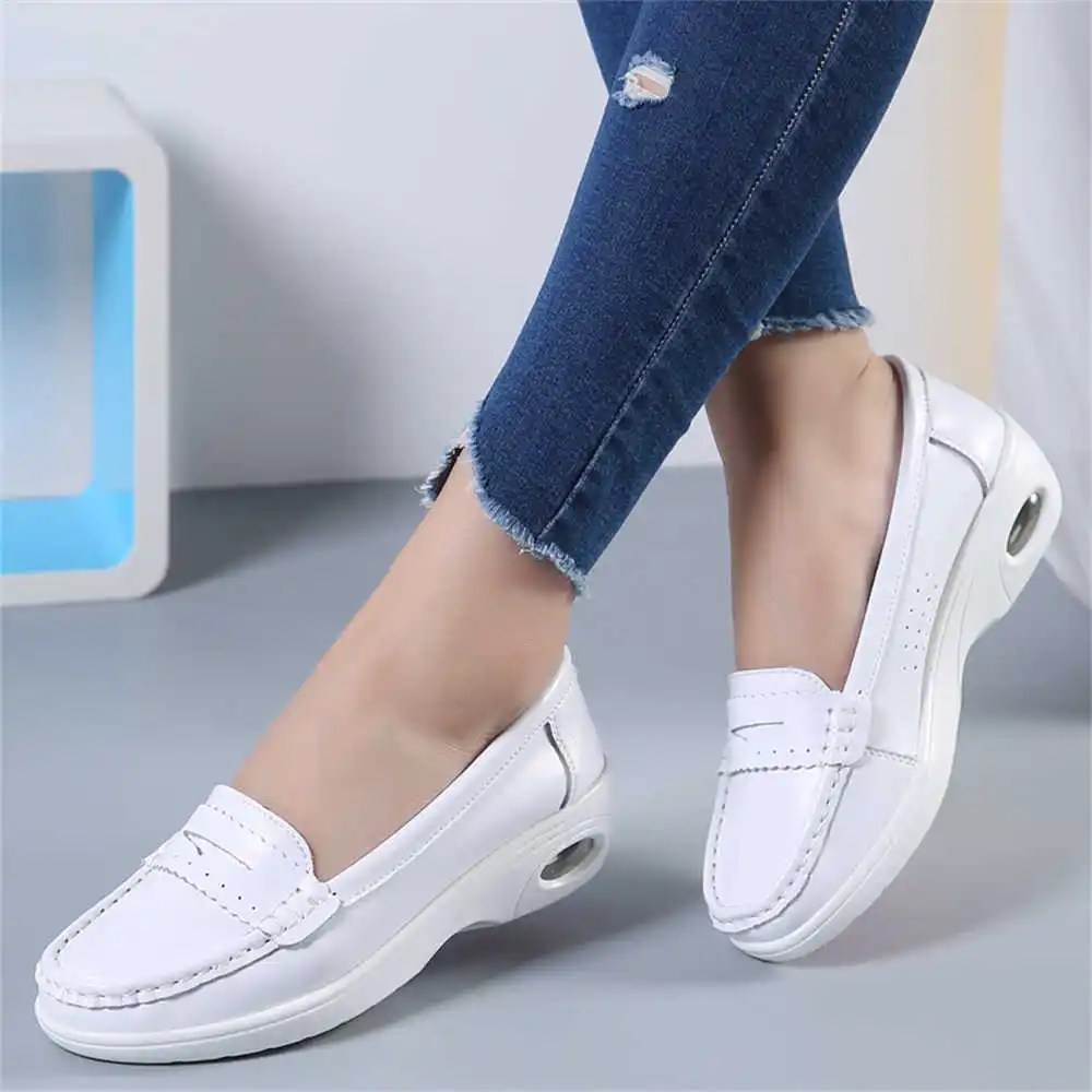 Thick Sole Slipon White Traine - Luxury Lifestyle Shorts recension och pris