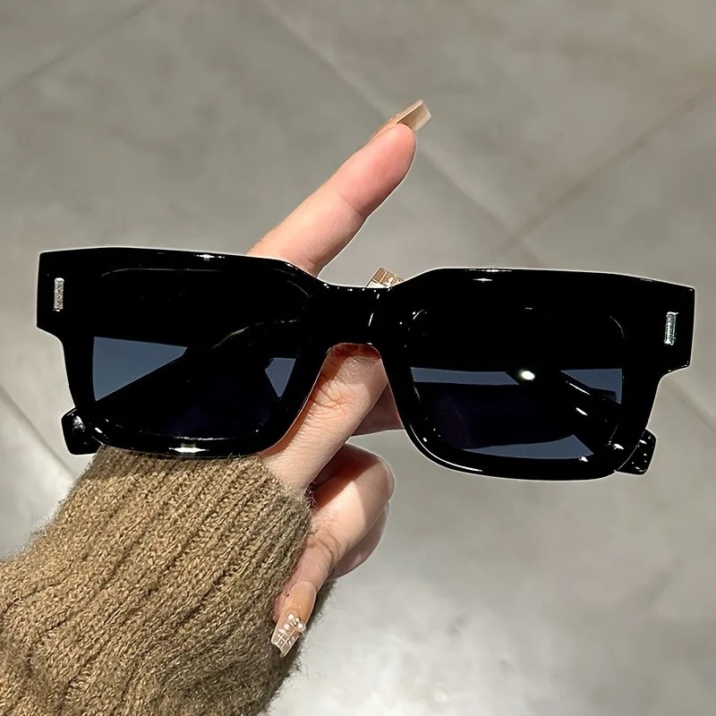 Luxurious Rectangle Sunglasses - Luxury Lifestyle Products recension och pris