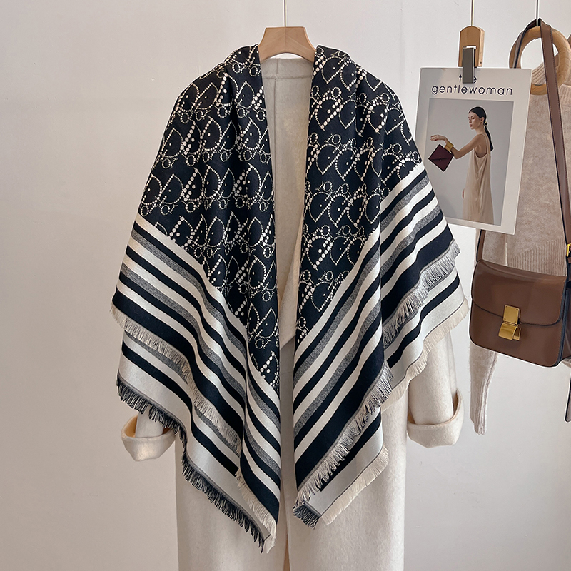 Elegant Striped Design Scarf I - Cashmere Throw Blanket recension och pris
