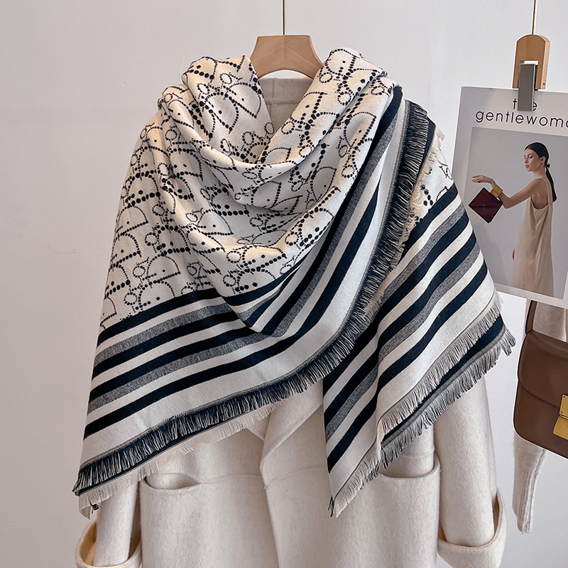 Elegant Striped Design Scarf I - Cashmere Throw Blanket recension och pris